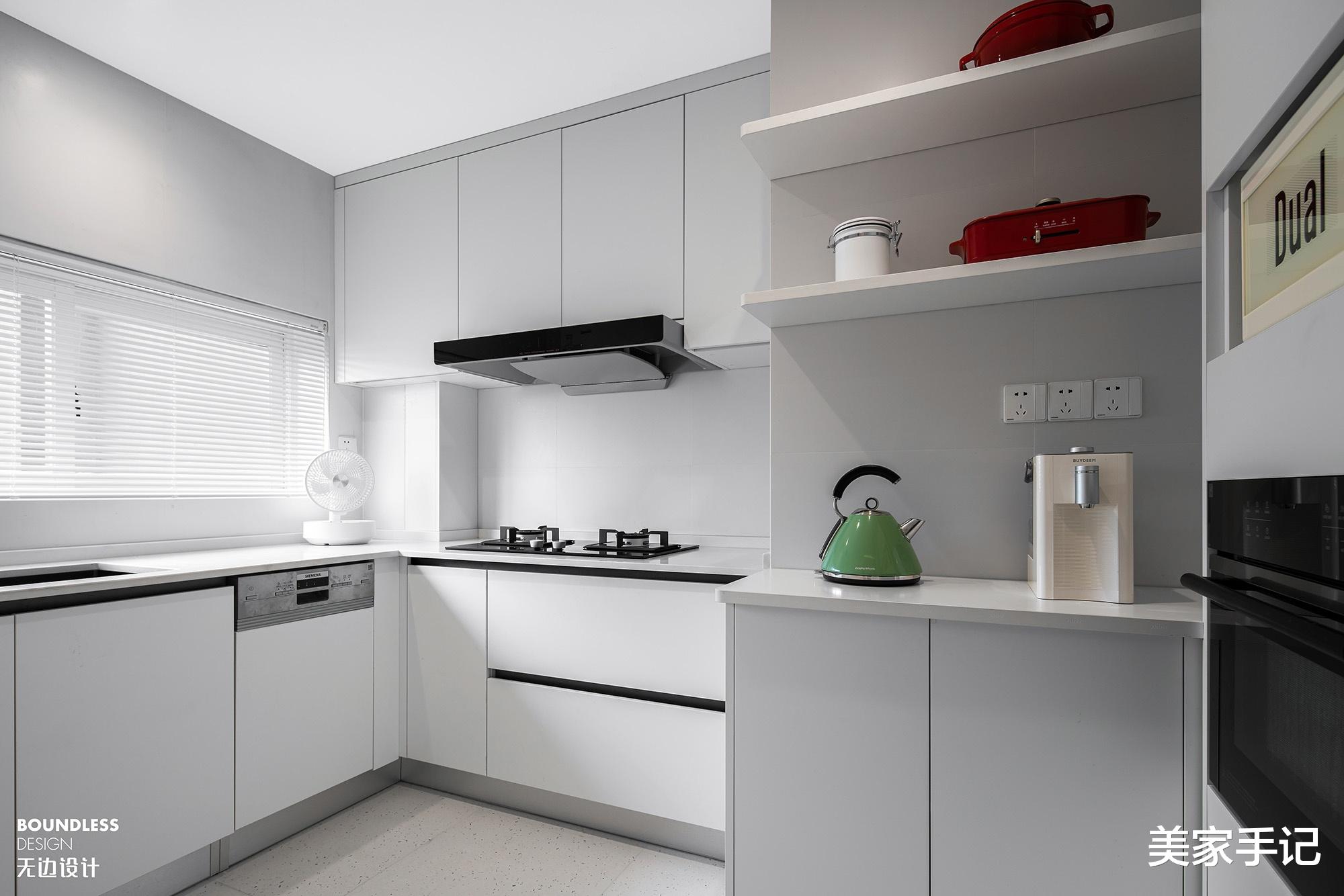 这对夫妇坚持“穷装”,120㎡才花18W,全屋干净整洁没有一丝俗气