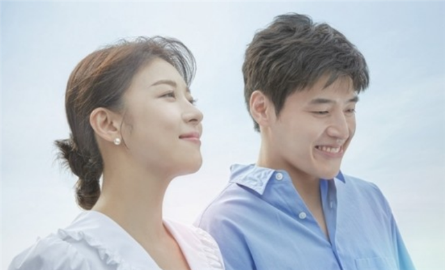 梨泰院|众韩星哀悼梨泰院踩踏事故,国内女星安琪报平安,庆幸现场逃过一劫