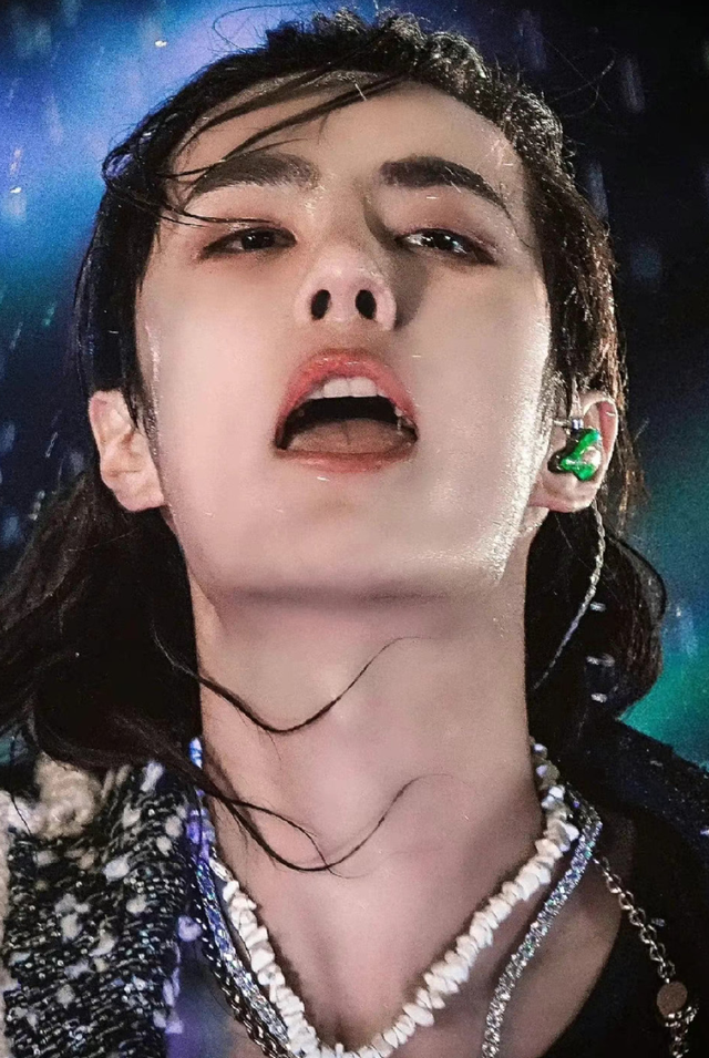 王一博|王一博三次街舞出场对比太明显，粉丝：孩子长大了！