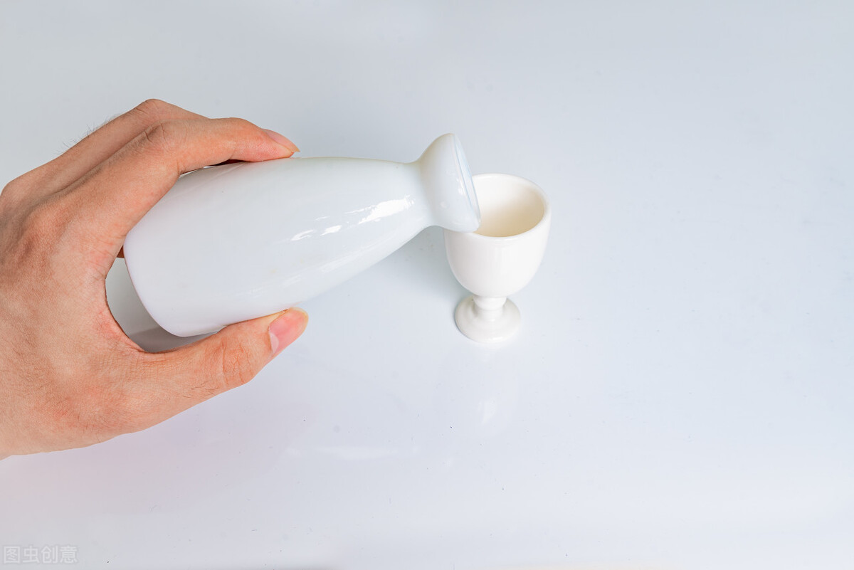 酱酒|喝酒真的伤身吗？其实不然。