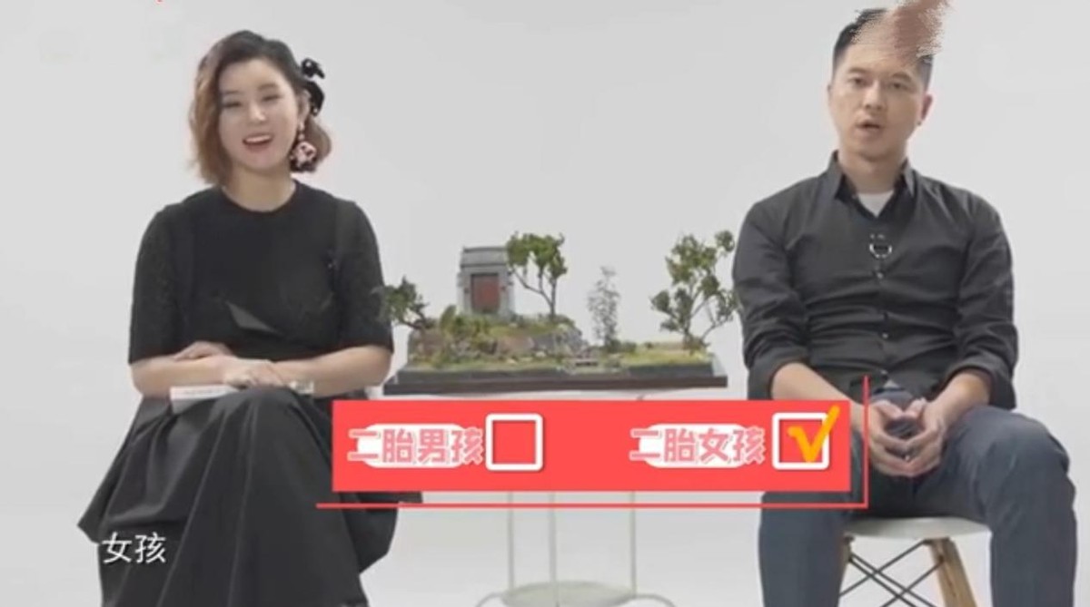 李小萌|李小萌晒俩儿子同框照！大宝五官似翻版王雷，变宠弟狂魔感动妈妈