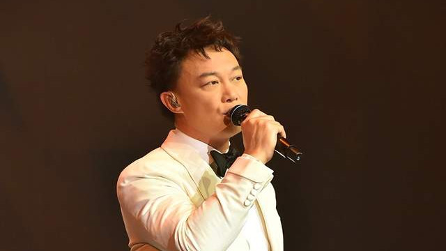 陈奕迅|抵制陈奕迅彻底失败！25场演唱会门票全部售罄，中途2次加开7场