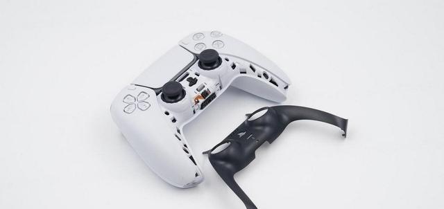 |拆解索尼PS5DualSense手柄，探索自适应扳机，双线性震动马达