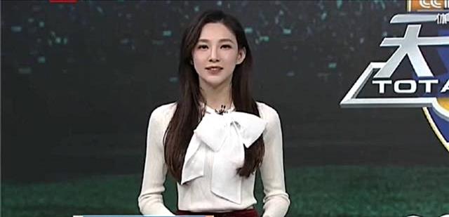 春晚|马凡舒“摇头晃脑”主持春晚,网友:她比王冰冰更漂亮