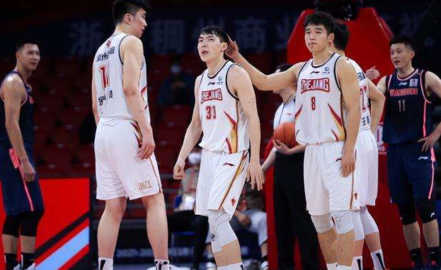广东男篮|险胜浙江队后，广东男篮传出坏消息，杜锋遭遇用人荒，争冠恐悬了