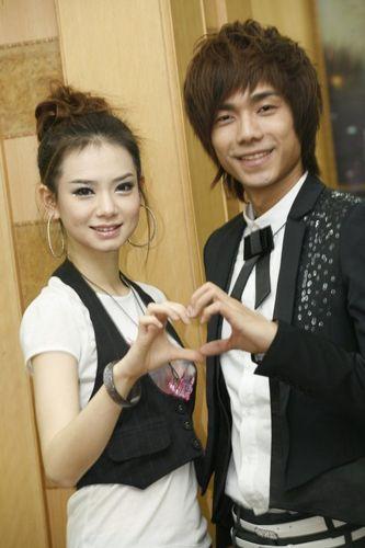 杨幂|踢走主唱、分赃不均,这些组合的结局,都印证了凤凰传奇有多清醒