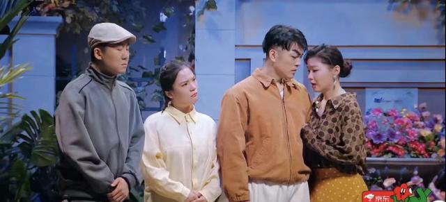 蒋龙|《一年一度喜剧大赛》全员出圈，蒋龙史策获益最大，金靖得不偿失