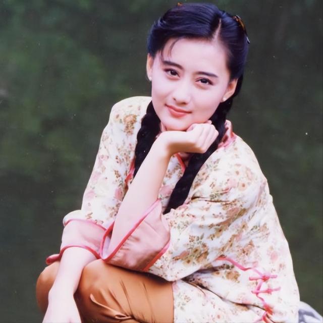 董洁|“花期太短”的10位女星，当初惊为天人，再见毫无灵气，沦为路人