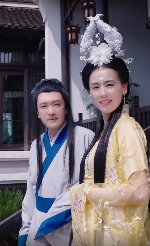 带货|十位明星再扮成名角色带货,一波情怀牌打出,你的钱包还捂得住吗