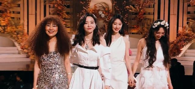 王紫璇|于文文终于大胜,牵手郑秀妍一起走花路,张俪、王紫璇收获友情