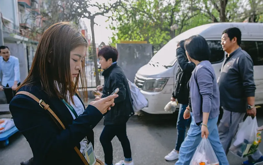 大学生|“北上广不相信眼泪，可小城市更要拼爹”，北漂毕业生讲得很现实