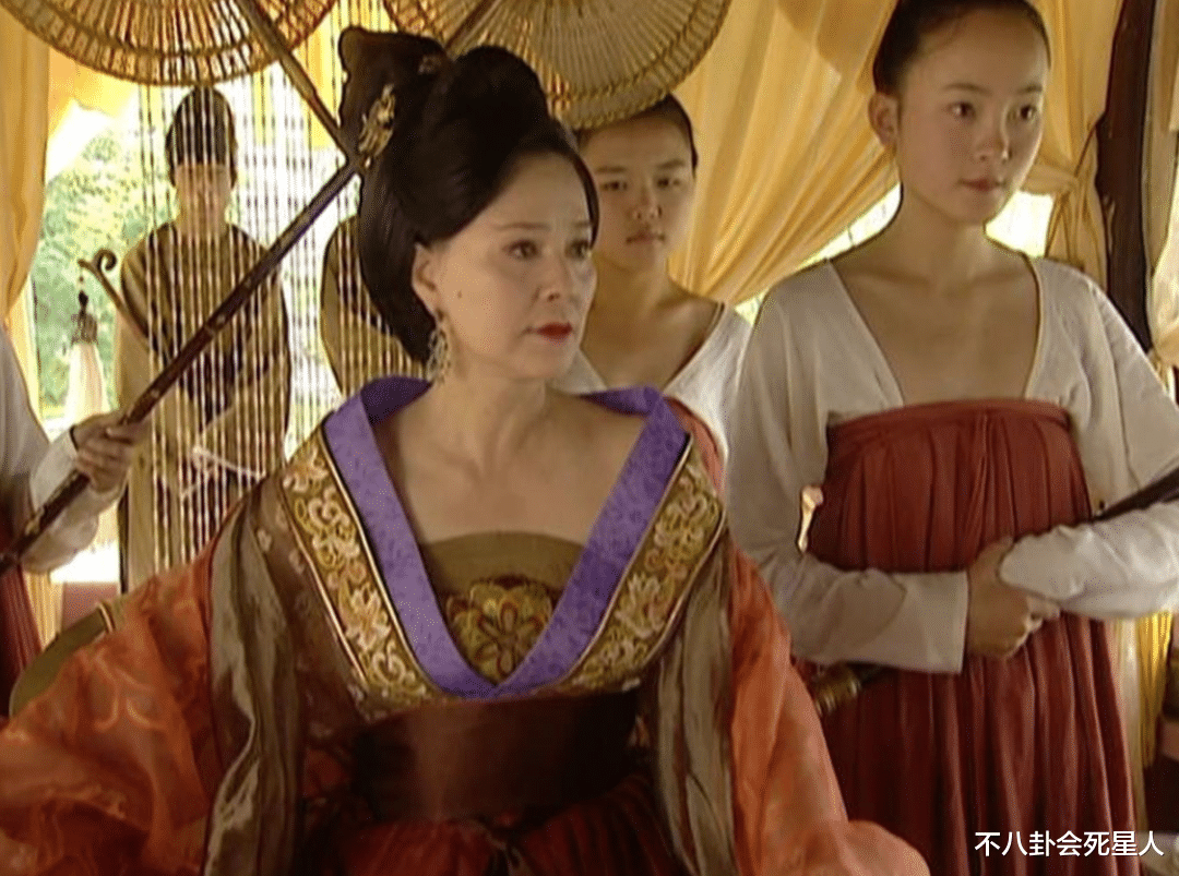 归亚蕾|这6位“奶奶专业户”，年轻时貌美，个个是视后级别，你绝对脸熟