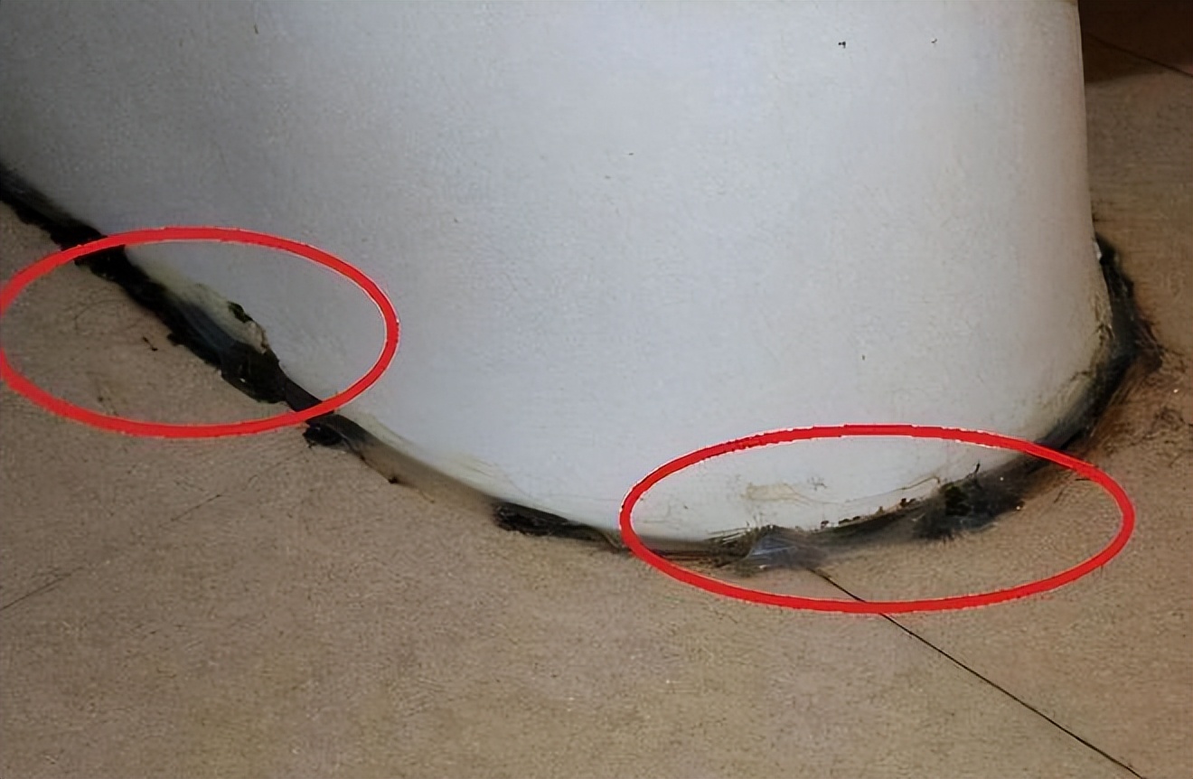 夏天一到，家里墙面霉菌“疯狂”生长？教你小妙招，霉斑自动消失