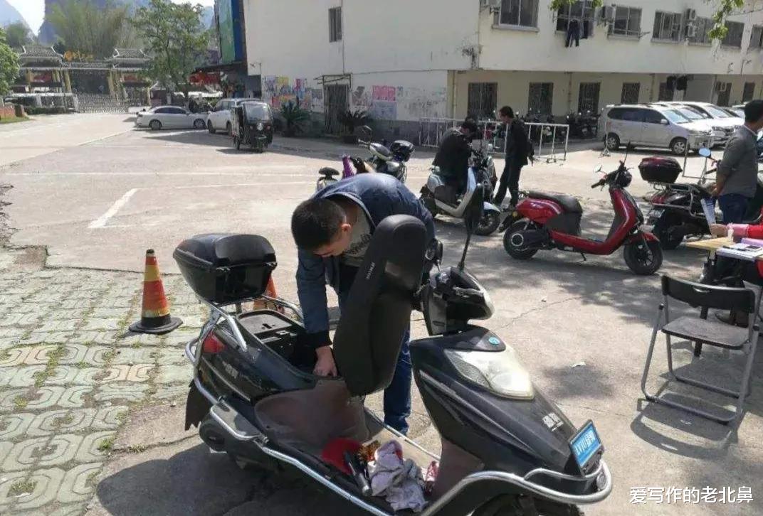 以前偷电瓶的很多,现在怎么没人偷了?