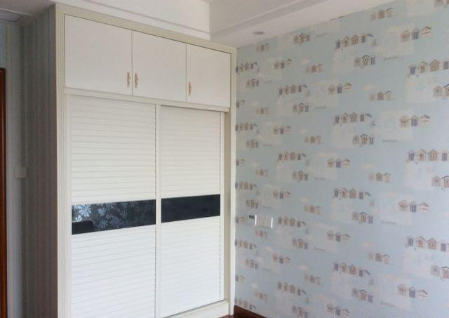 乔迁新居,老公亲自下厨庆祝,朋友说电视墙大气,我觉得柜子漂亮