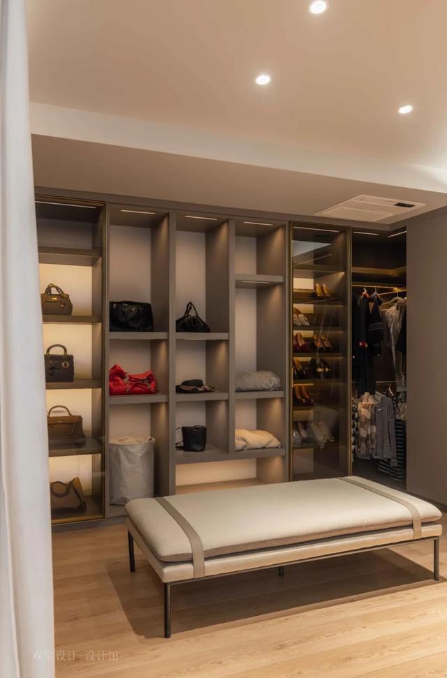 484㎡现代简约,原木风的别墅设计,自然舒适、令人惬意