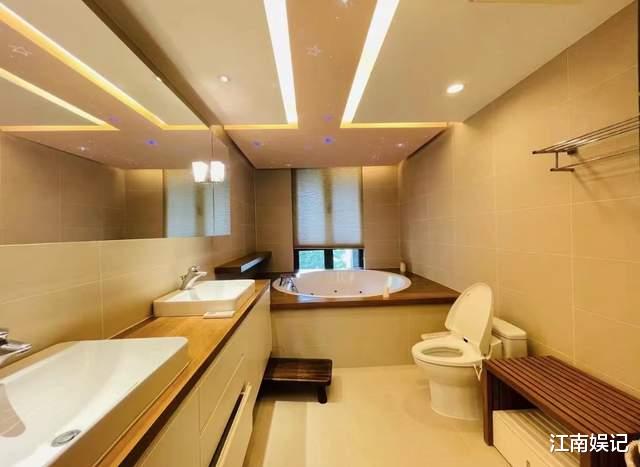 蔡少芬疑将从上海搬回香港,千万豪宅挂牌出租,奢华装修一览无余