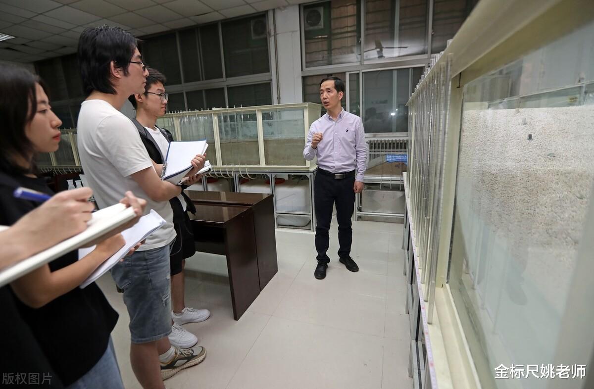 黄晓明|2月份辅导员岗位招人,稳定福利好,3类人优先报名