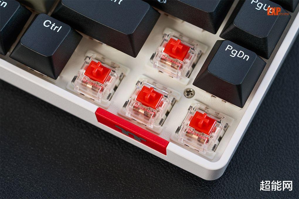 机械键盘|Tt领航员C360机械键盘体验：表现均衡，三模、RGB全都有了