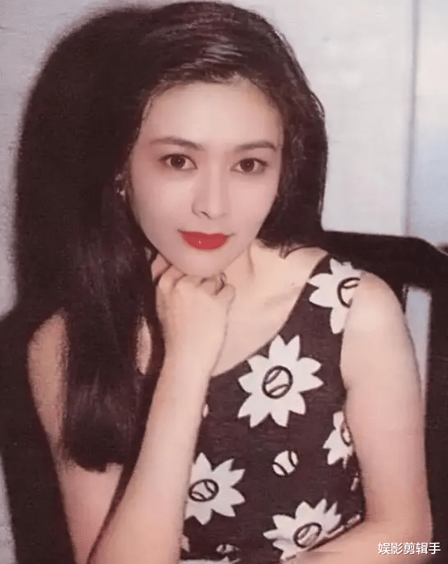 关之琳|网友逛跳蚤市场偶遇关之琳，合照曝光后，网友：气质真的无敌了