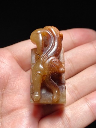 和田玉籽料|明以前 和田玉籽料 沁色 高浮雕 螭龙勒 玉勒子 挂件