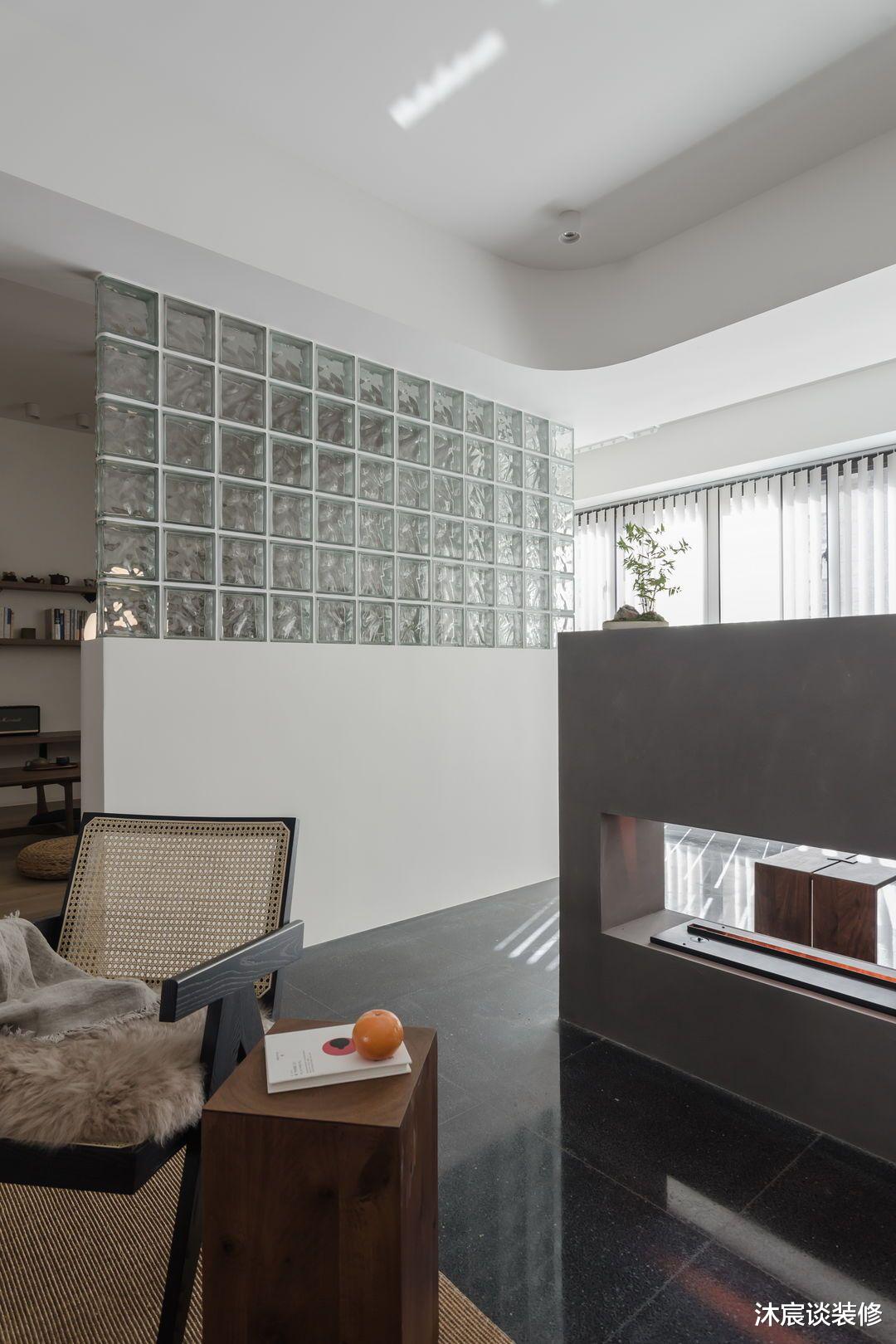 他重新改造132㎡精装房，没门框、没踢脚线，室内却惊艳四起