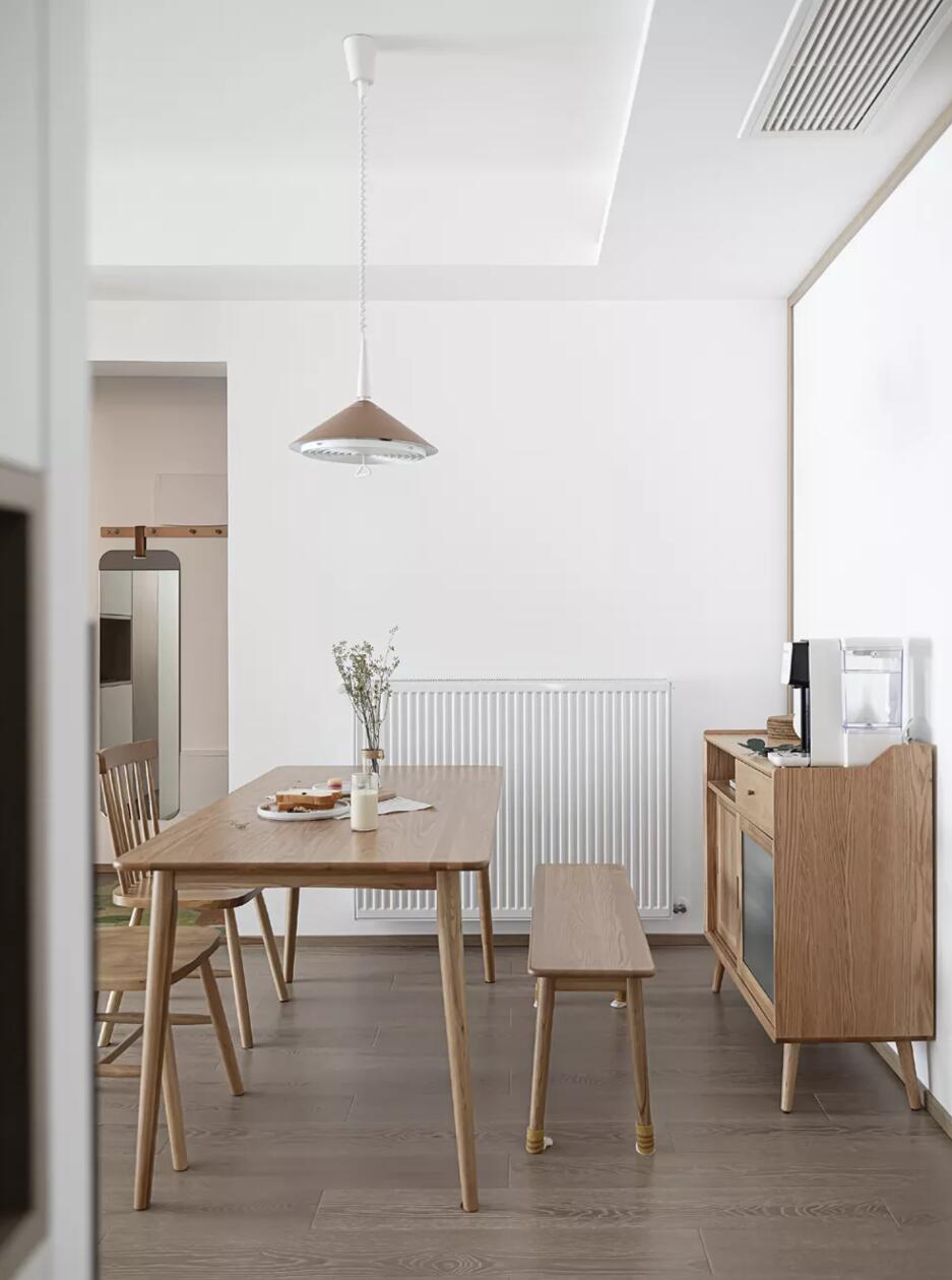 越来越多人喜欢将门套包到顶,看她103㎡家,清爽又温馨