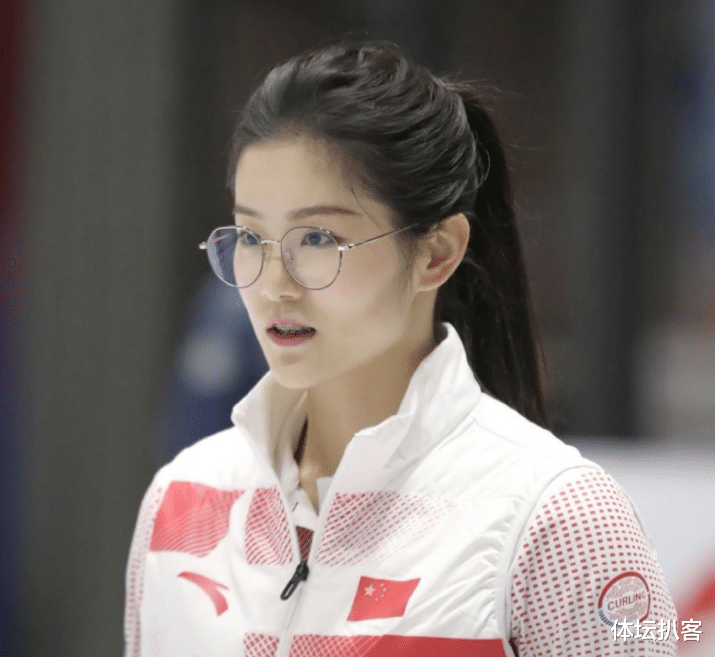 中国足球|中国冰壶美女颜值高！霸气喊出升国旗奏国歌，老公告白，即将大婚