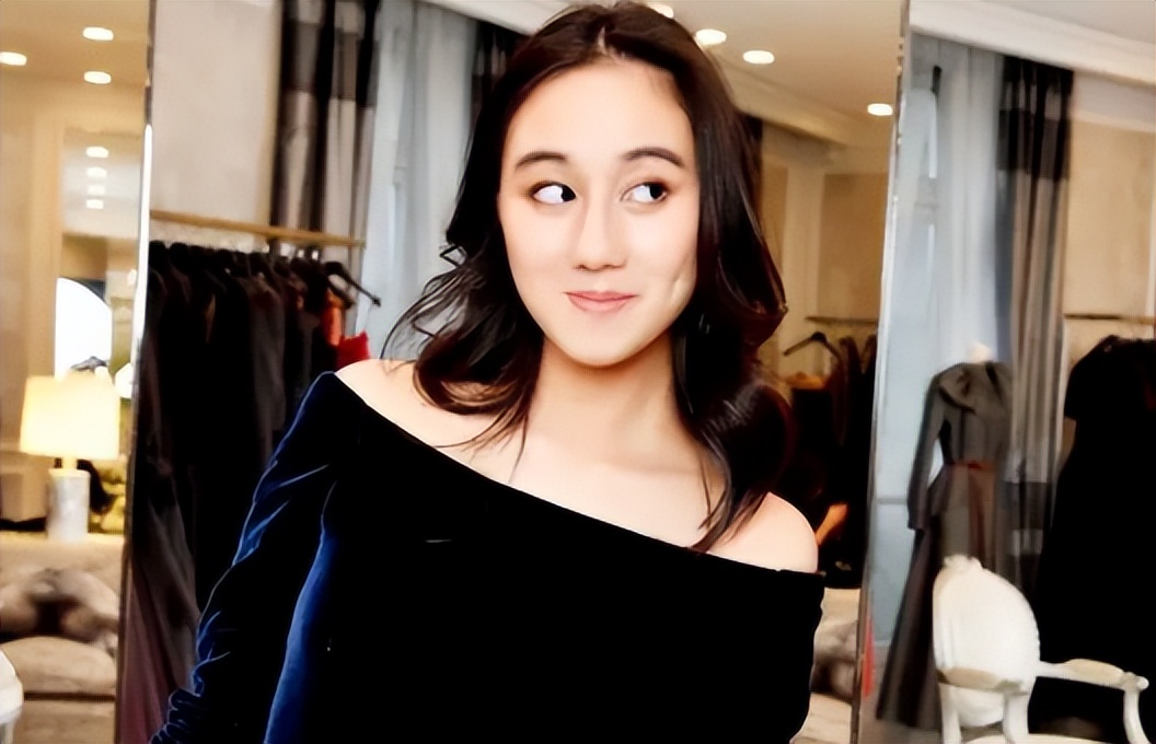 何超欣|“赌王千金”何超欣：公然宣称看不上王思聪，不料反遭王思聪怒怼