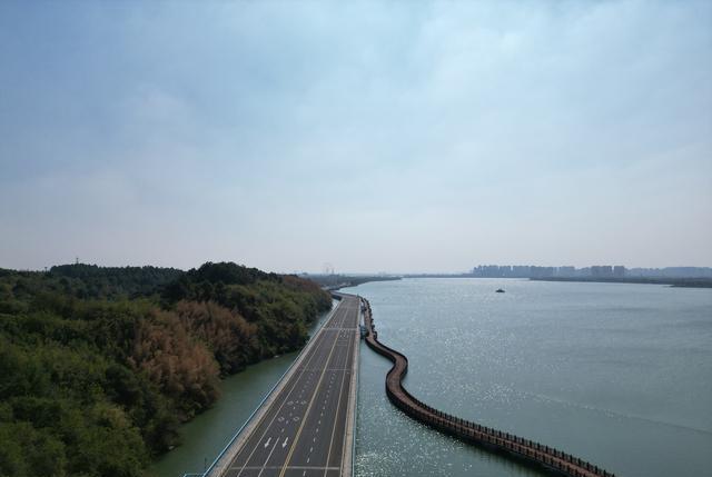 常德|常德6亿元建成2.1公里的桥梁，打造成旅游景观桥，引发众多争议