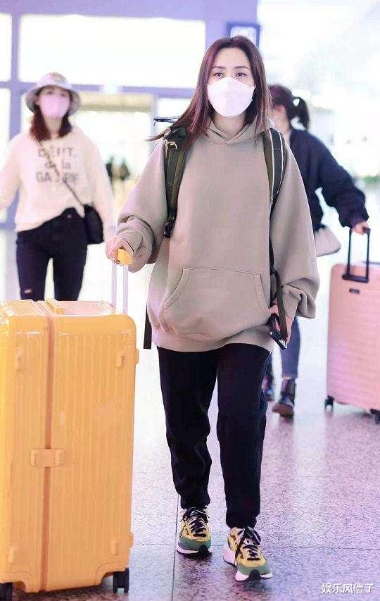 阿娇|阿娇《浪姐3》最新路透曝光，颜值回春似少女，网友：像大妈