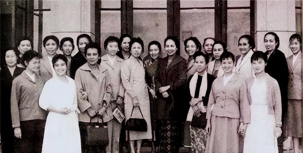 永远的阿诗玛杨丽坤已去世22年,丈夫和两个双胞胎儿子后来怎样?