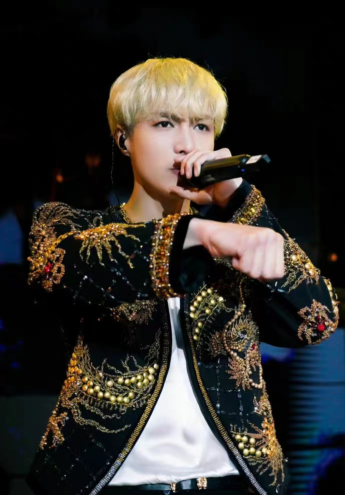 莫妮卡·贝鲁奇|张艺兴演唱算是把文化输出玩明白了，大航海二巡首站演出顺利结束