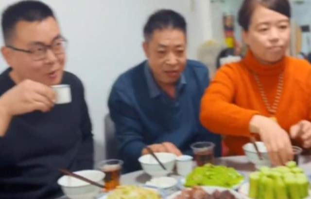 许敏|许敏太难了！遭黑粉攻击证件有问题，网友喊话那得先查查杜新枝