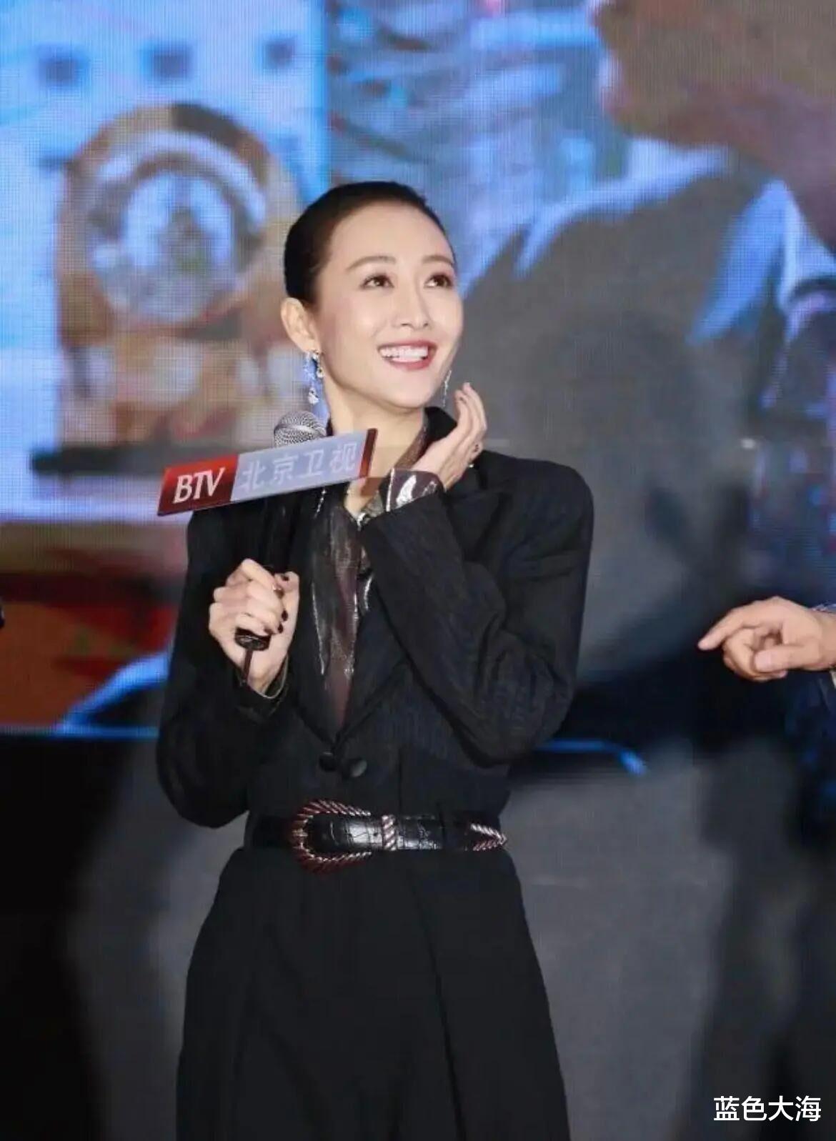 朱珠|王鸥也算是气质美人，为啥站在朱珠边上就不出彩了？