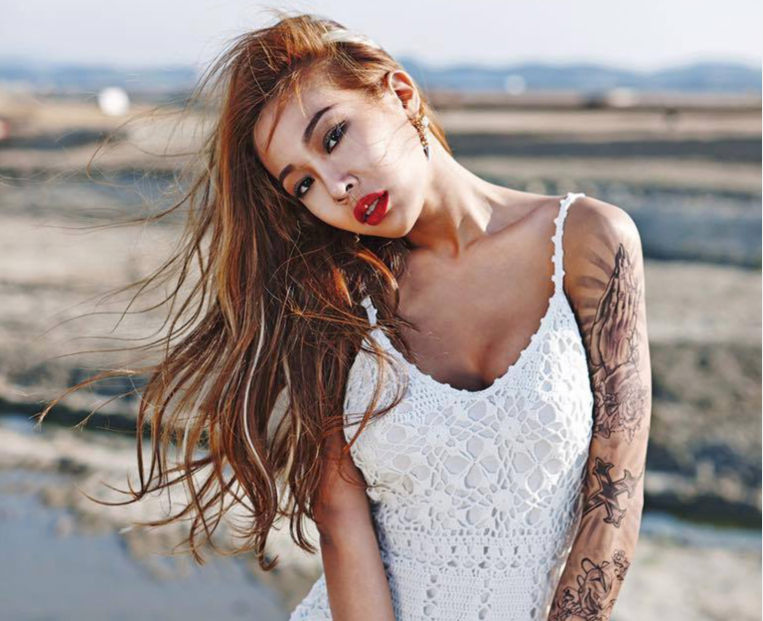 整容|韩国歌手jessi，从不逃避整容话题，性格直爽且霸气！