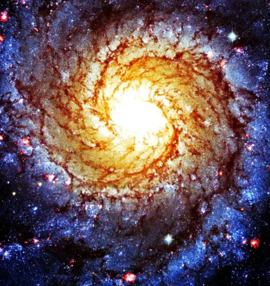 走进宇宙山:船底座星云的一部分,高达3光年!