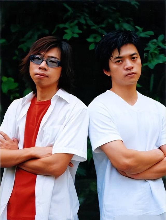 电视剧|水木年华:爆红后换人,前成员李健越来越火,他们却在乡镇商演