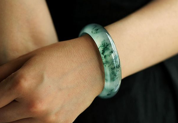 翡翠|翡翠投资收藏成为热点，但是也要保持清醒，不能盲目的跟风