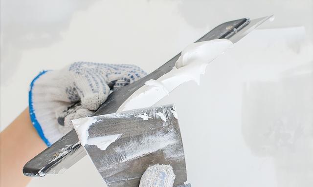补墙膏好用吗?4点特性弄清楚,3步完成修复,但要注意3个问题