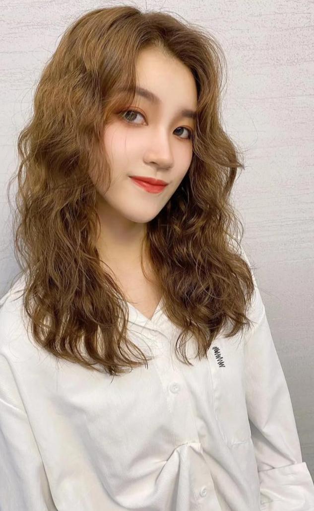 燃脂 女发不在多选对是关键,这3种发型很不错,瘦脸利落显气质