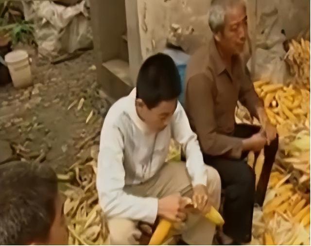 河南惊现诡异“白头村”,老人小孩都是白发,调查结果吓坏专家