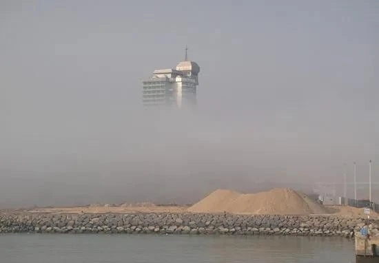 来自平行世界的投影? 海口出现海市蜃楼, 真的只是光学现象吗?