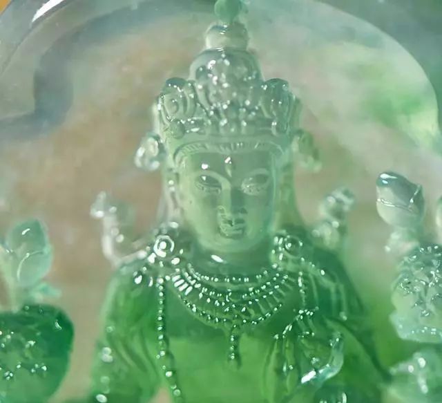 翡翠|一见钟情的翡翠片料，几番雕琢过后成品真是羡煞旁人！