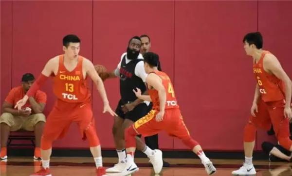 杜锋|杜锋将率男篮12人出战，4中锋4后卫4前锋，有望开门红拿下连胜