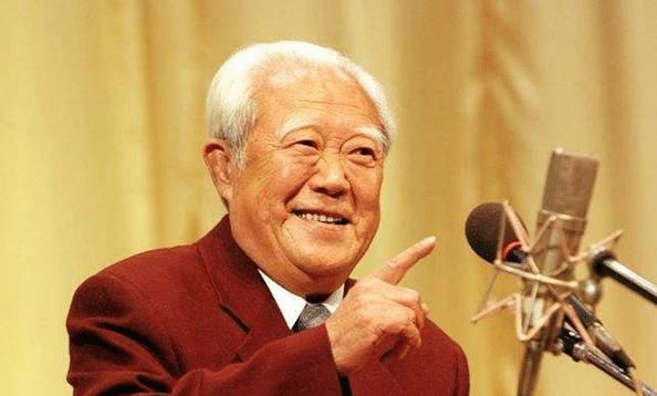 相声|相声界的辈分排名是怎样的？郭德纲于谦在相声界的排名很低吗？