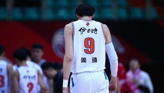 勒布朗·詹姆斯|CBA一代名帅或落幕！新疆男篮给出台阶，开启重建，全力争取周琦