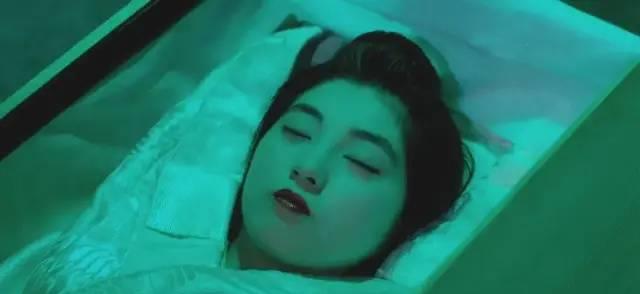 问:你被《脑髓地狱》吓坏了吗?