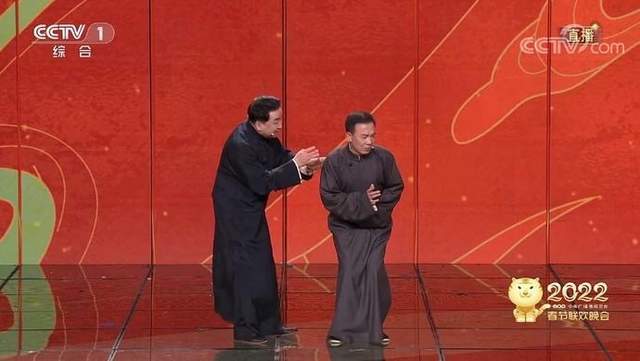 姜昆|姜昆登上了春晚舞台,而郭德纲演出的地方台节目被剪,出了什么事?