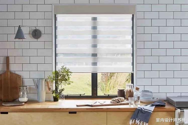 使用油烟机时,窗户是开还是关?很多人做错了,难怪厨房又脏又腻